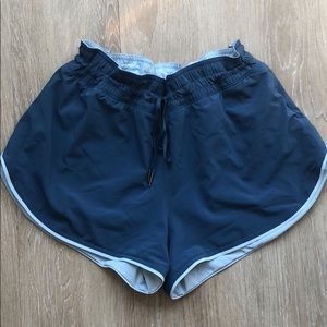Lululemon reversible shorts Size 12